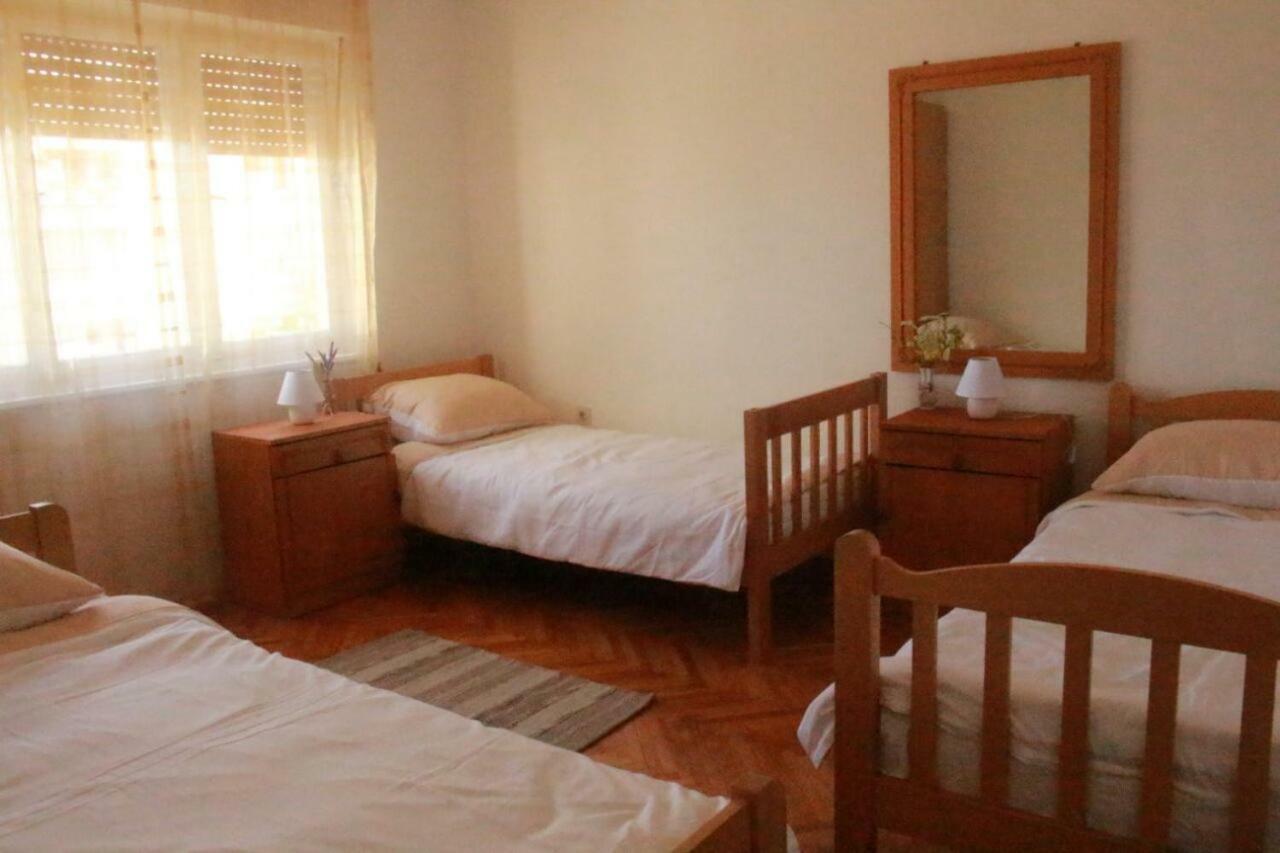 Apartment Monte Paradiso Пула Екстериор снимка