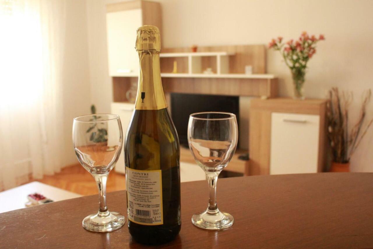 Apartment Monte Paradiso Пула Екстериор снимка