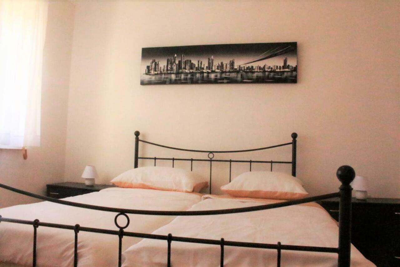Apartment Monte Paradiso Пула Екстериор снимка